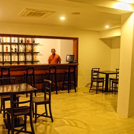 拉加拉塔酒店 阿努拉德普勒 外观 照片